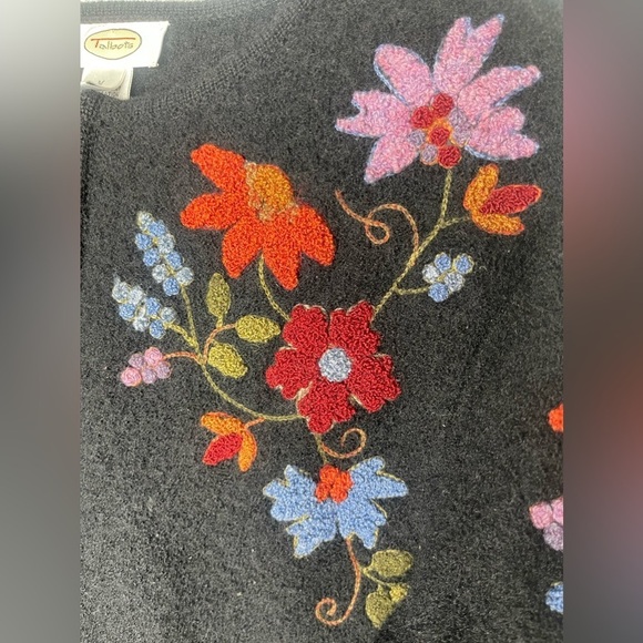 Vintage Talbots black floral embroidered cardigan - Picture 4 of 10